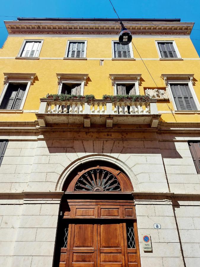 Elle Palace Simply Elegant *